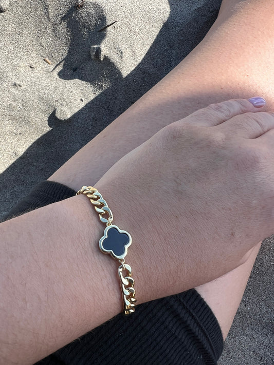 Black Clover Bracelet, Delicate Clover Bracelet, Mother of Pearl, Lucky Four Leaf Clover, Gift for Her