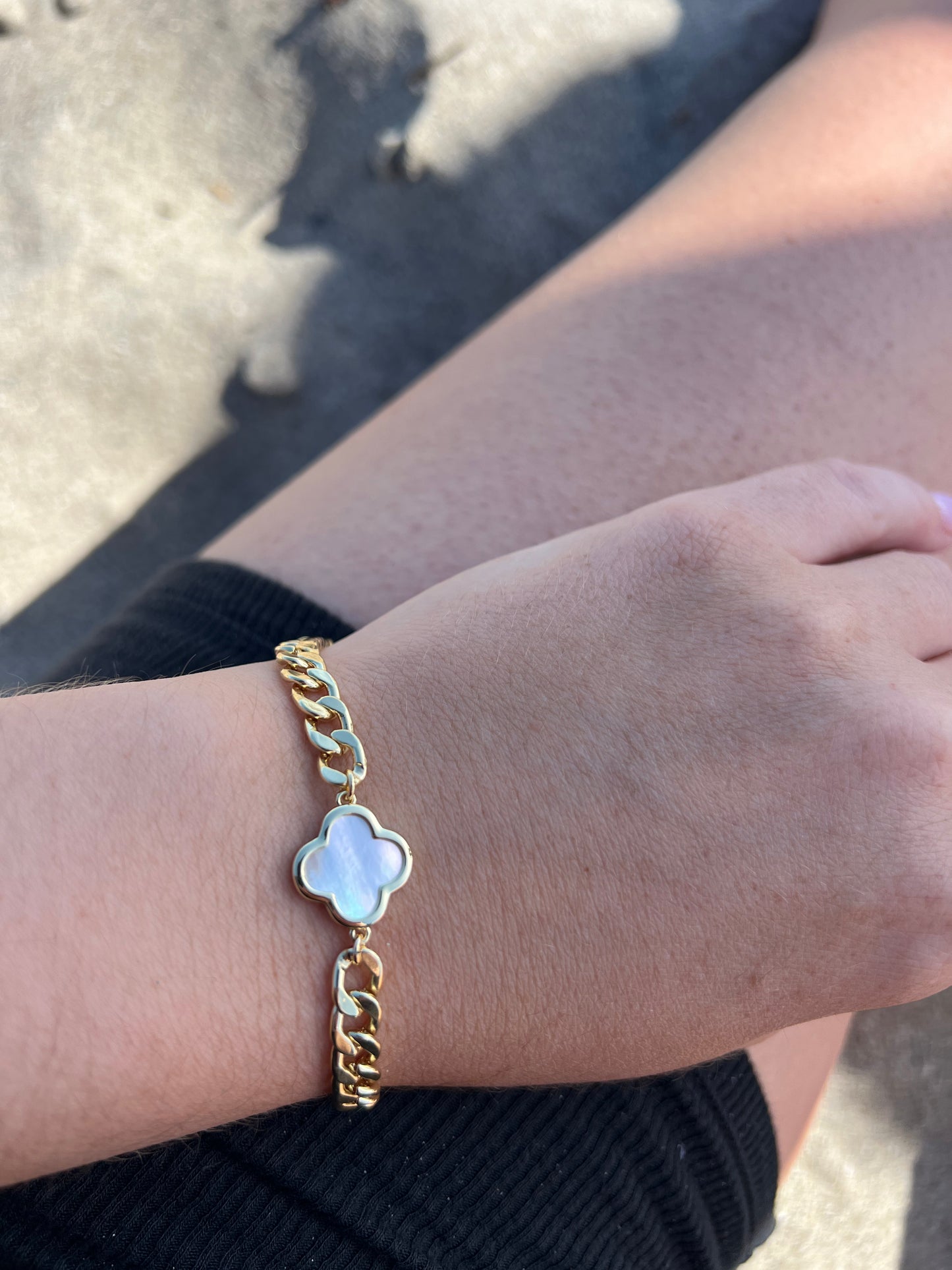 White Clover Bracelet, Delicate Clover Bracelet, Mother of Pearl, Lucky Four Leaf Clover, Gift for Her