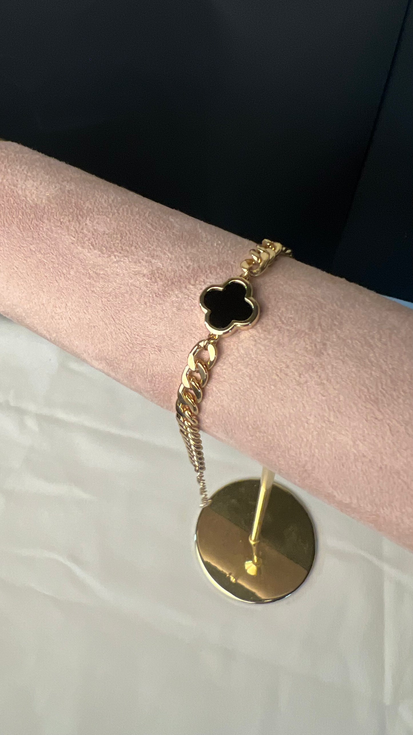 Black Clover Bracelet, Delicate Clover Bracelet, Mother of Pearl, Lucky Four Leaf Clover, Gift for Her
