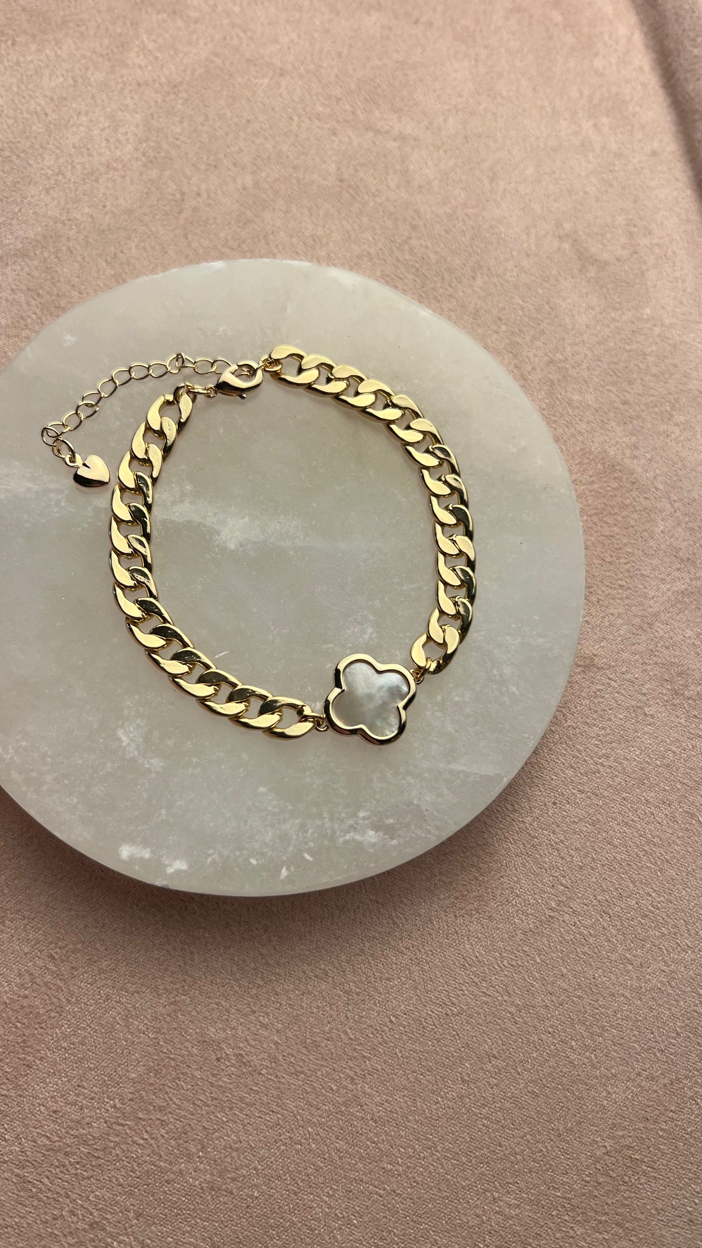 White Clover Bracelet, Delicate Clover Bracelet, Mother of Pearl, Lucky Four Leaf Clover, Gift for Her