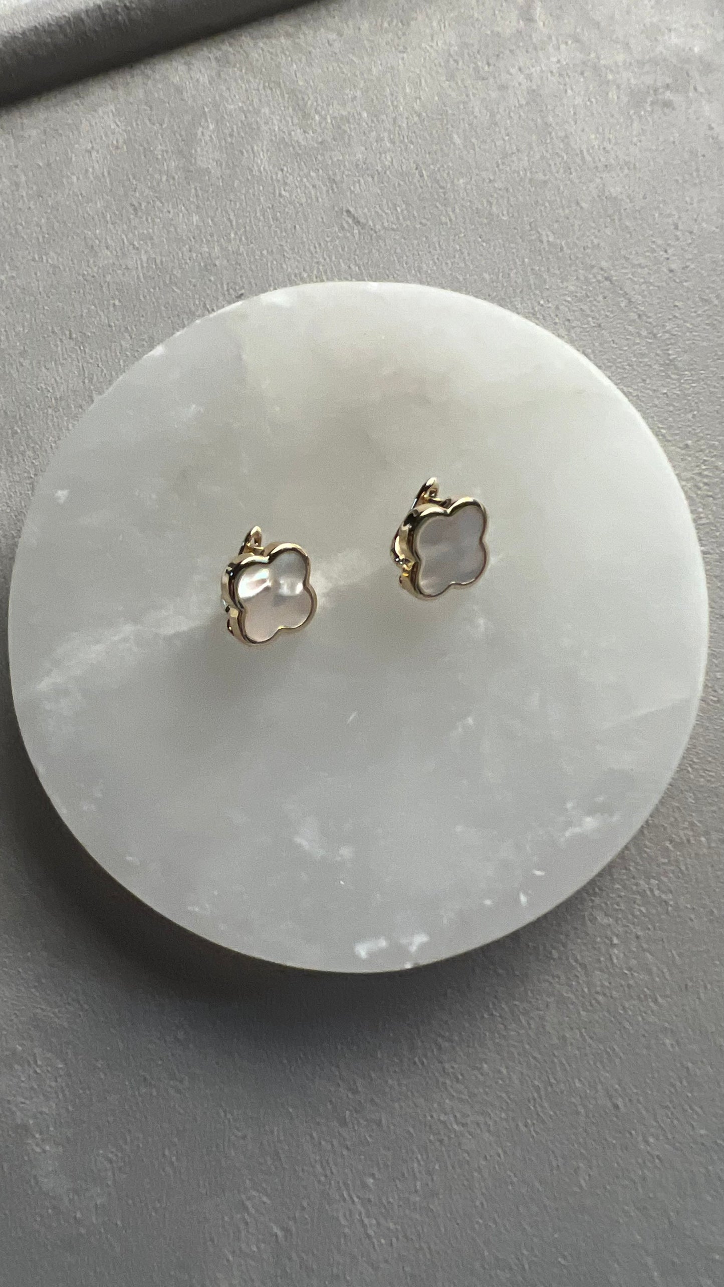 Clover earrings with mother of pearl. Gift for her